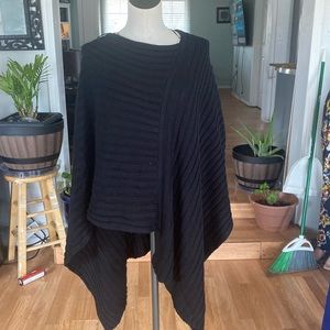 Women’s black Poncho